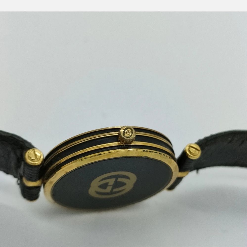 Gucci Watch Shelly line 30mm Unisex Black - Picture 8 of 9